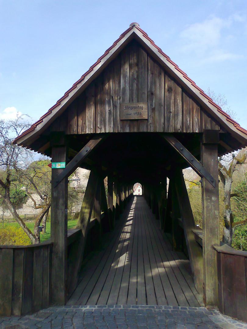 Lichtband auf Historischer Holzbrücke Jörgsteg Dinkelsbühl erbaut 1956