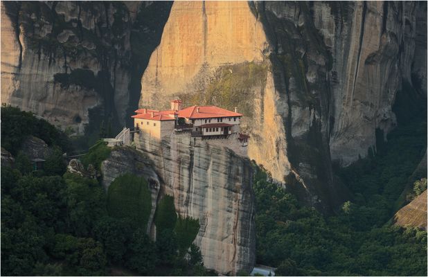 "Lichtblick zwischen Schatten und Stein" 