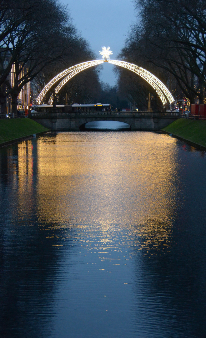 Lichtbrücke Königsallee 