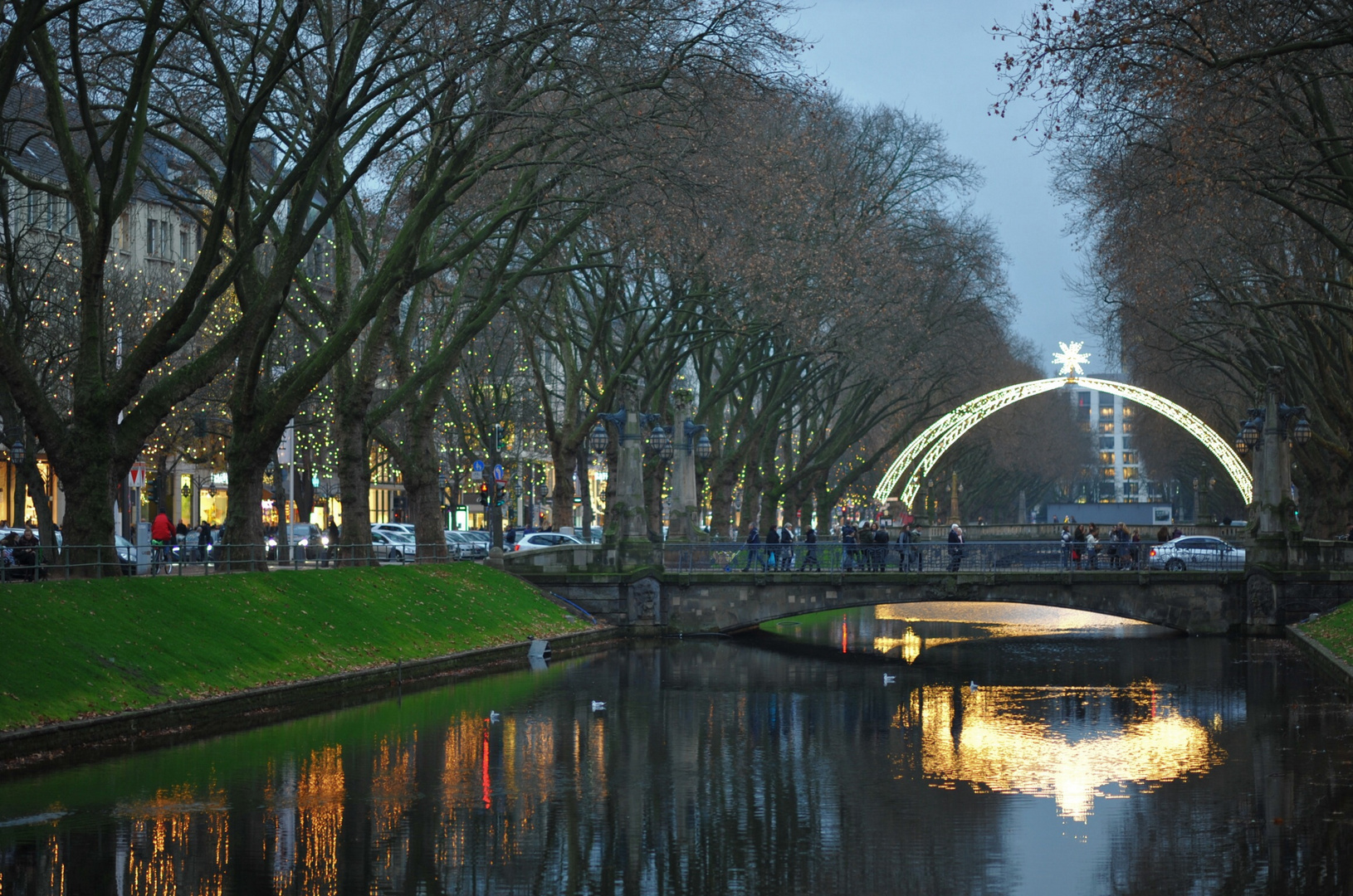 Lichtbrücke Königsallee