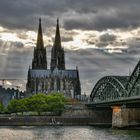 Lichtdurchbruch überm Dom