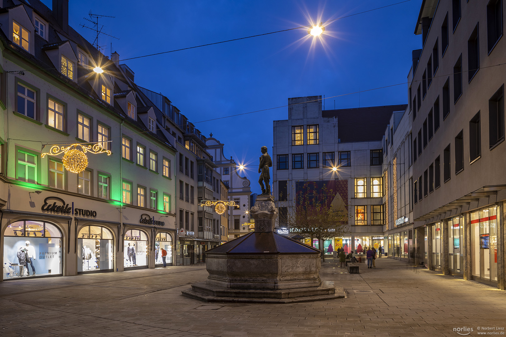 Lichter am Goldschmiedebrunnen