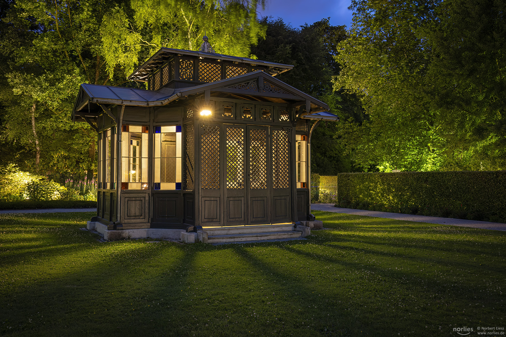 Lichter am Historischen Pavillon