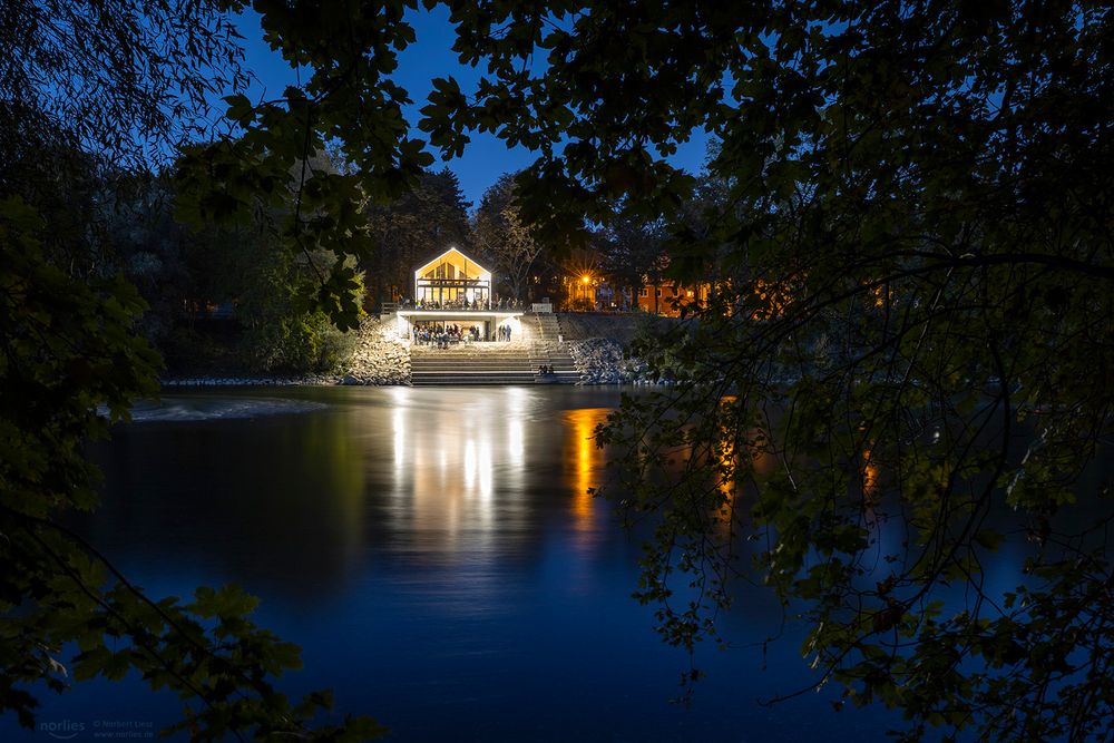 Lichter an der Floßlände