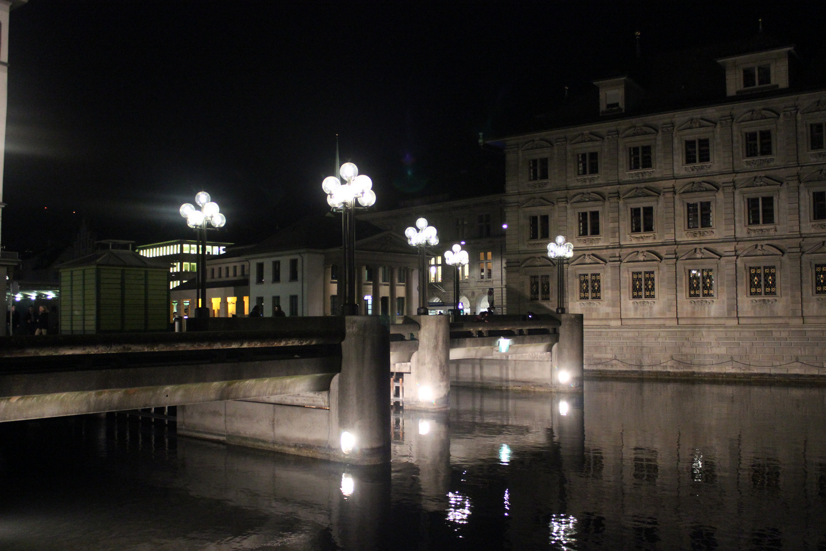 Lichter auf der Rathausbrücke