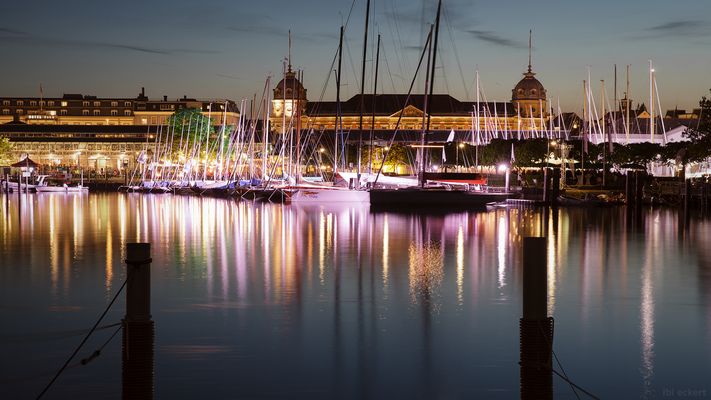 Lichter der Hafenstadt