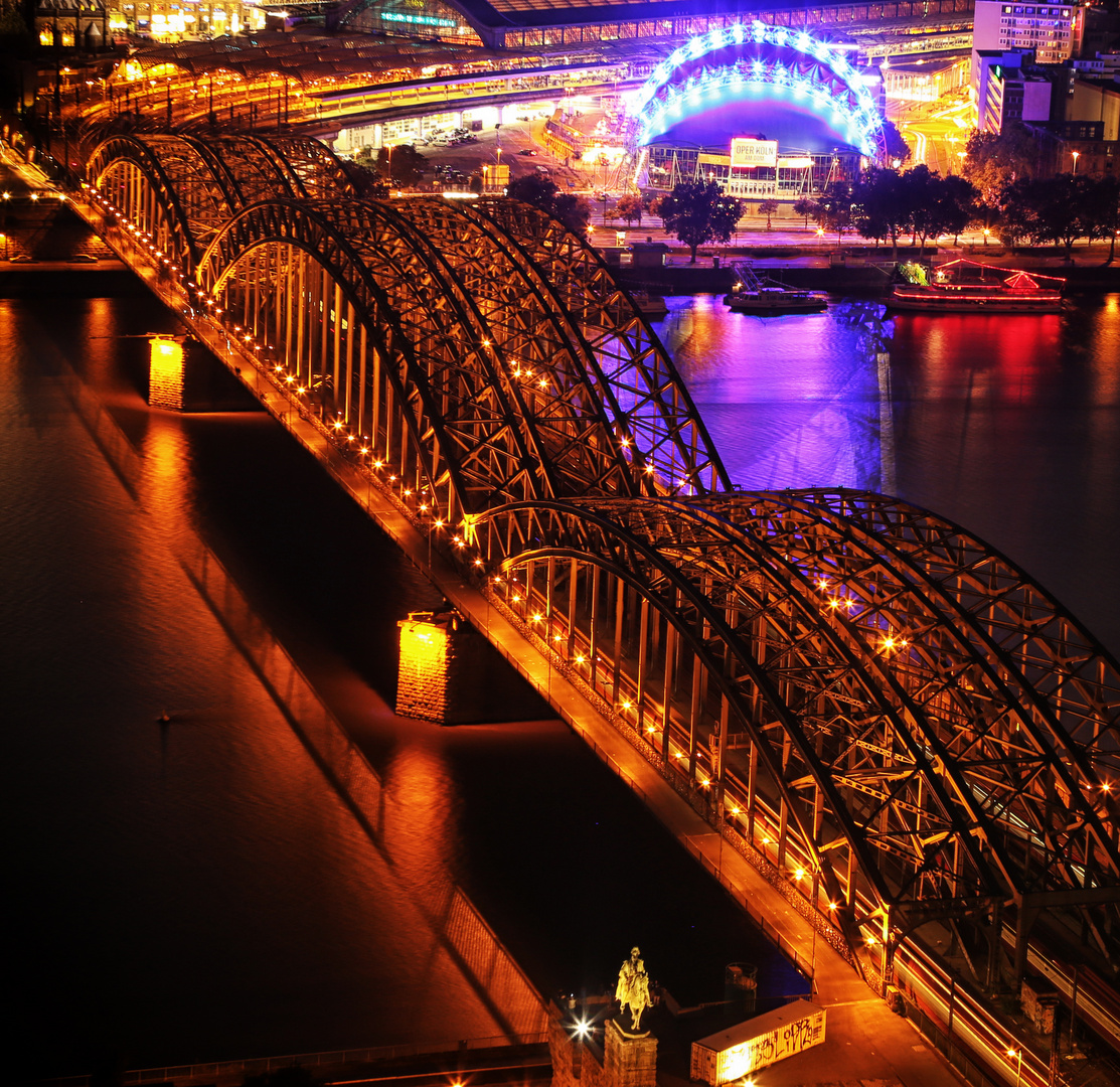 Lichter Der Stadt Koln Hohenzollernbrucke Foto Bild Architektur Koln Nachtaufnahmen Bilder Auf Fotocommunity