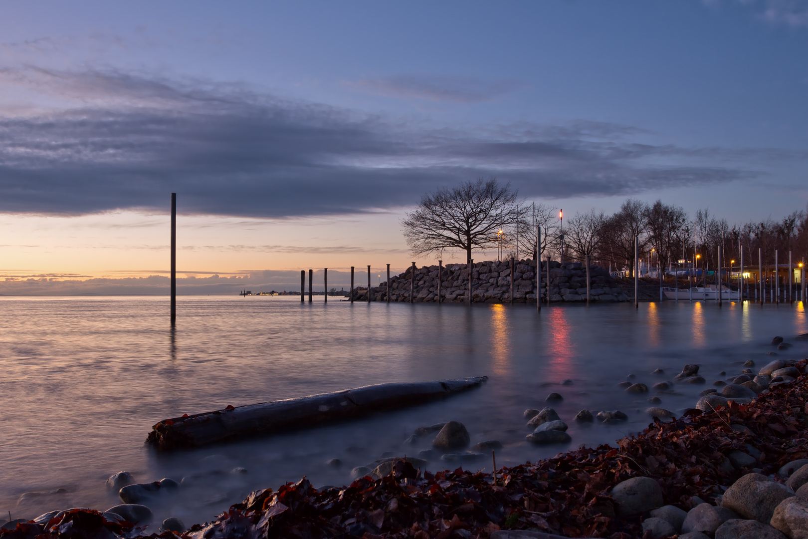 Lichter im Hafen