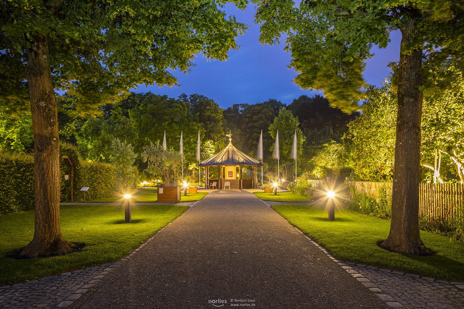 Lichter mit Pavillon