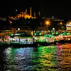 Lichter von Istanbul - Süleymaniye-Moschee und die bunten Bratfisch-Boote