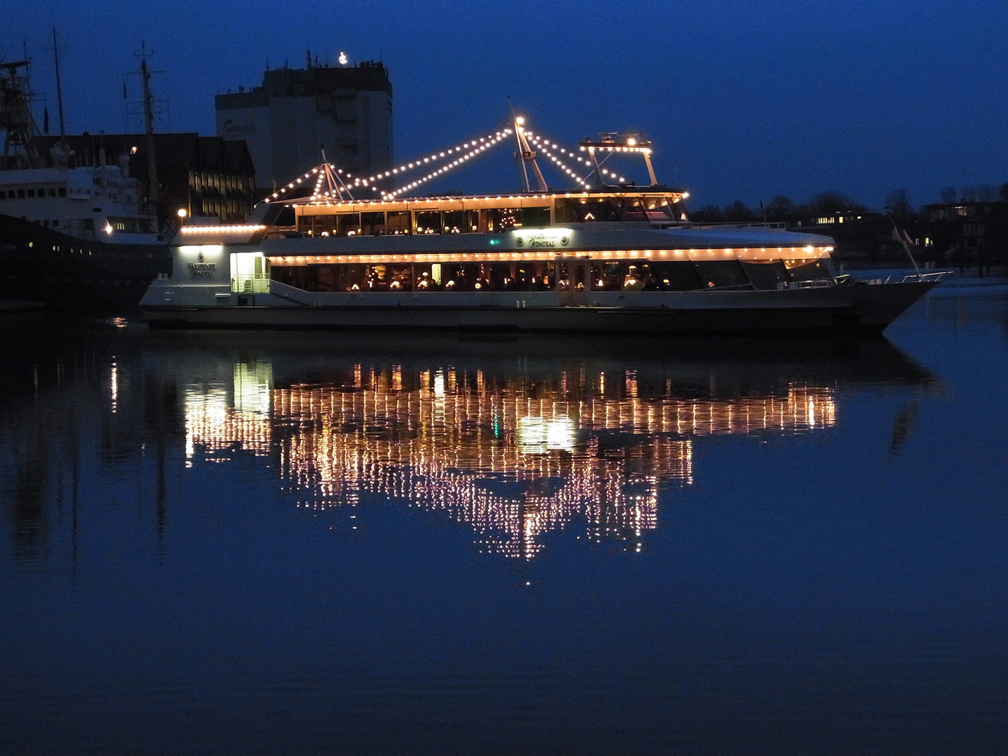 Lichterfahrt Fahrgastschiff