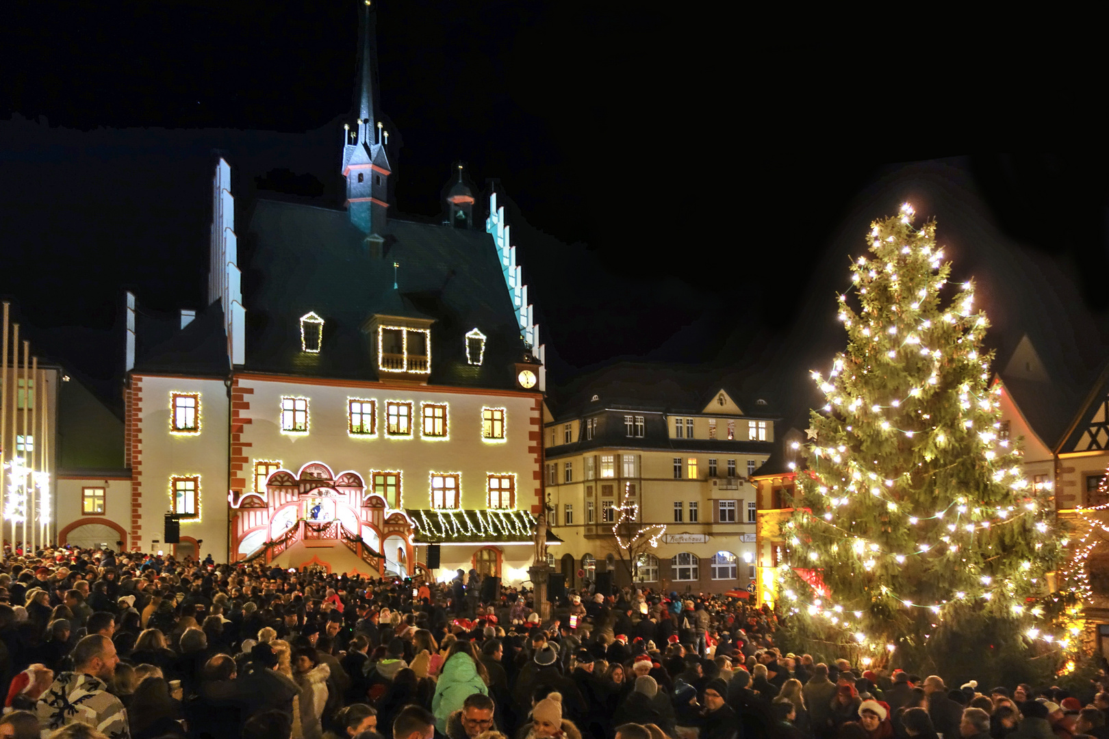 Lichterfest auf dem Markt von Pößneck in Thüringen