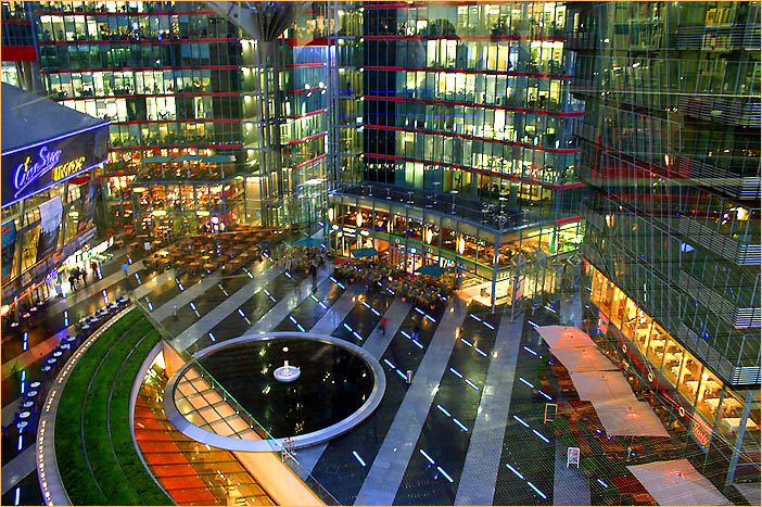 Lichterfülltes Sony-Center