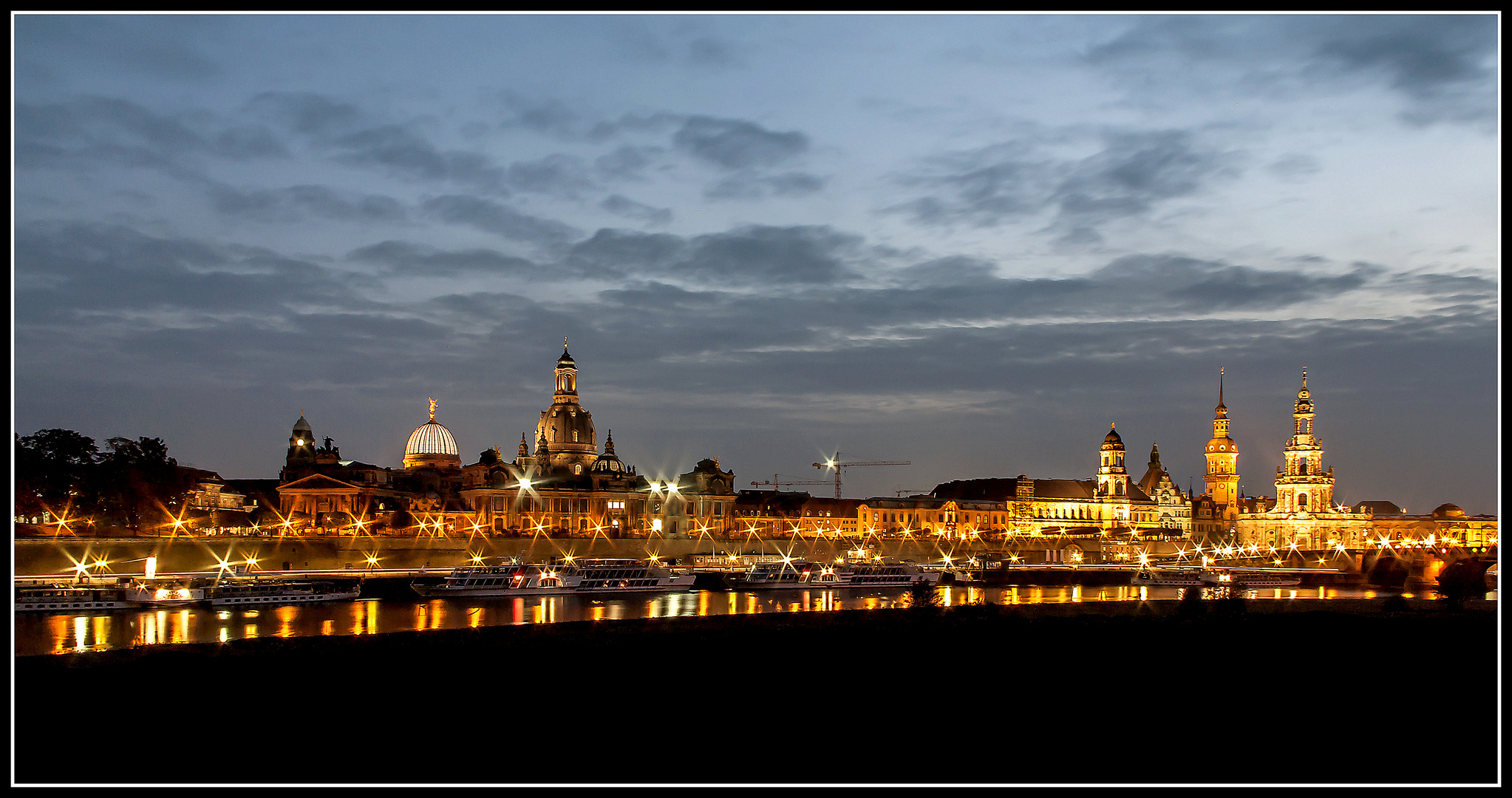 Lichterglanz an der Elbe