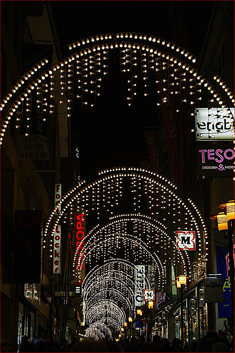 Lichterglanz in Essen von Petra Dindas