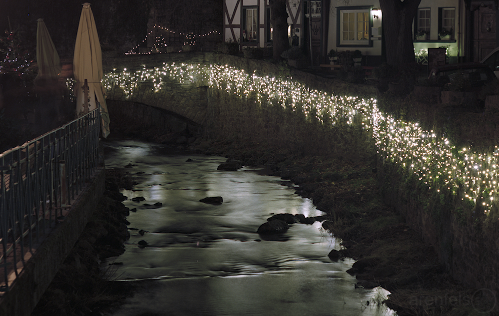 Lichterkette an Brücke #VB2R000104