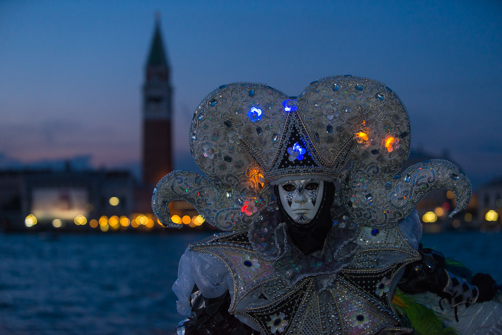 Lichtermaske im Abendlicht