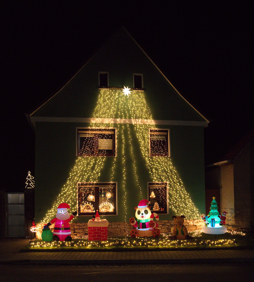 Lichterschmuck zum Advent in Winkel bei Allstedt im Mansfelder Land 