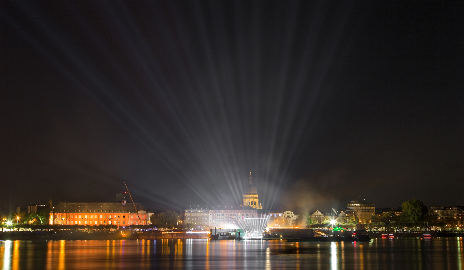 Lichtershow in Mainz zum Tag der deutschen Einheit