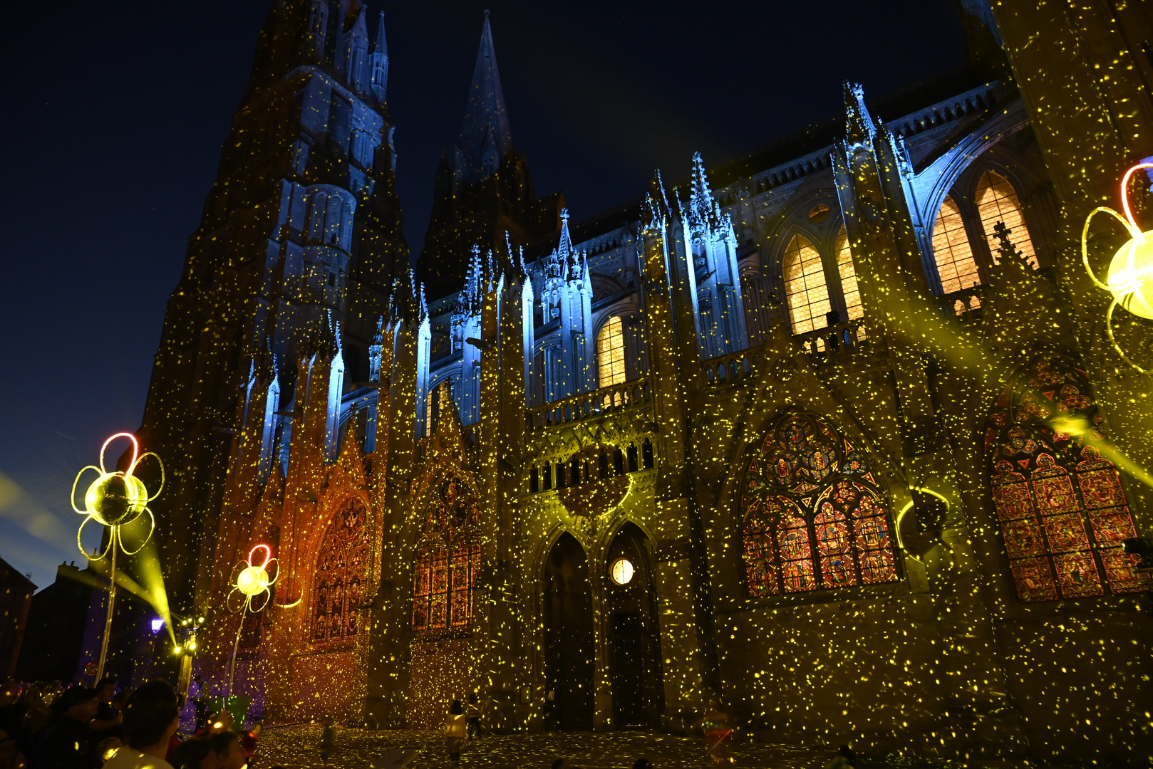 Lichterspektakel an der Kathedrale von Bayeux