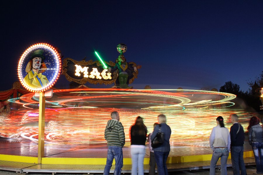 Lichterspiel bei der Herbstmesse