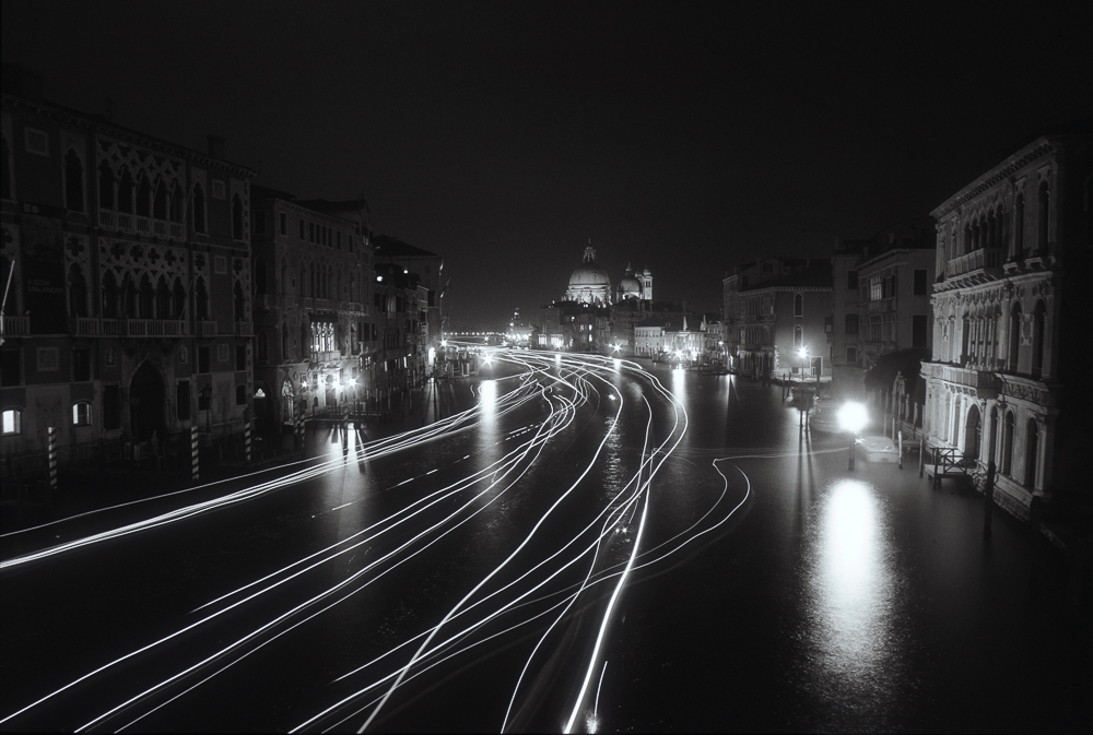 Lichterspuren auf dem Canal Grande