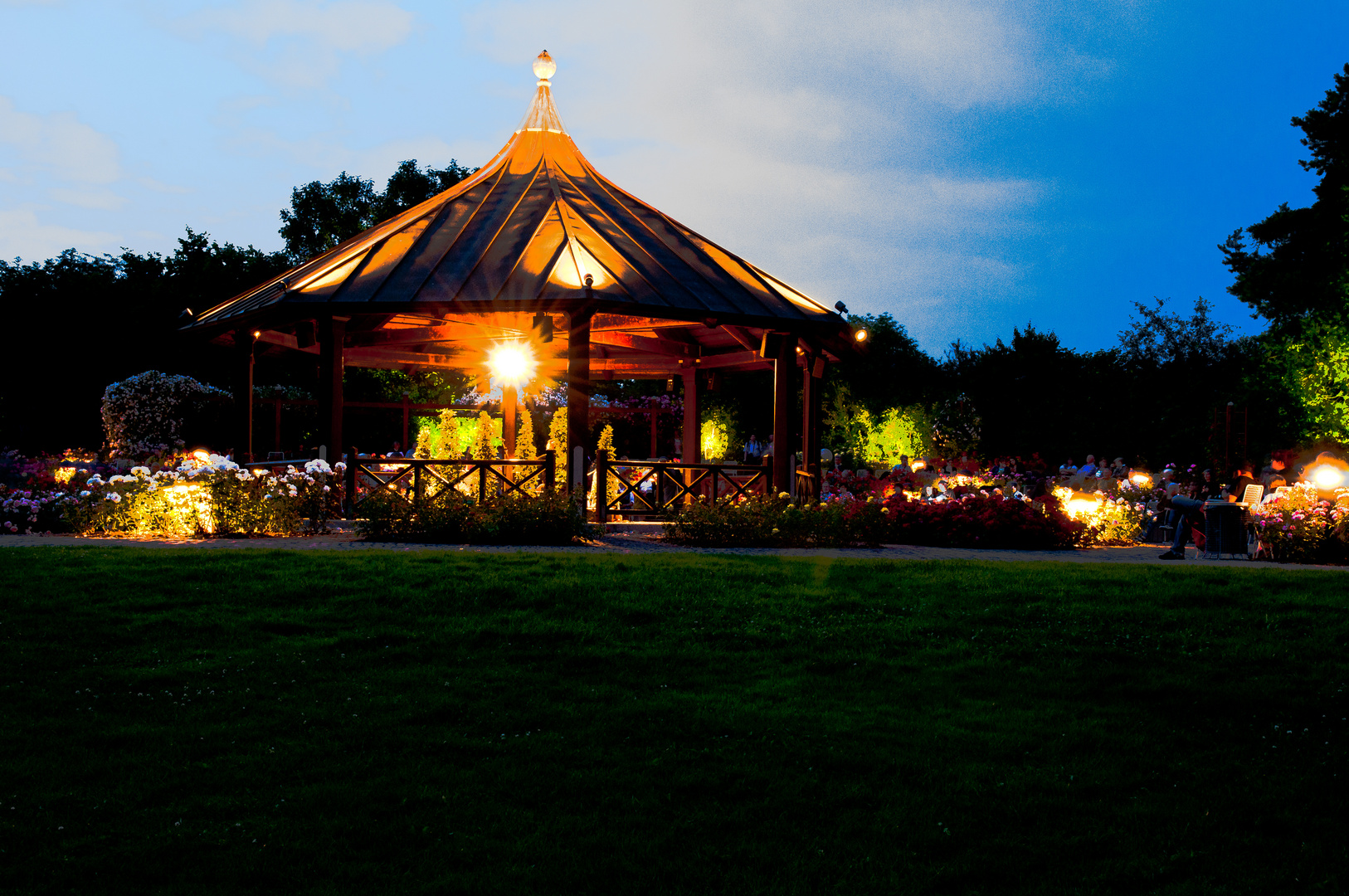 Lichterzauber im Bot. Garten Augsburg