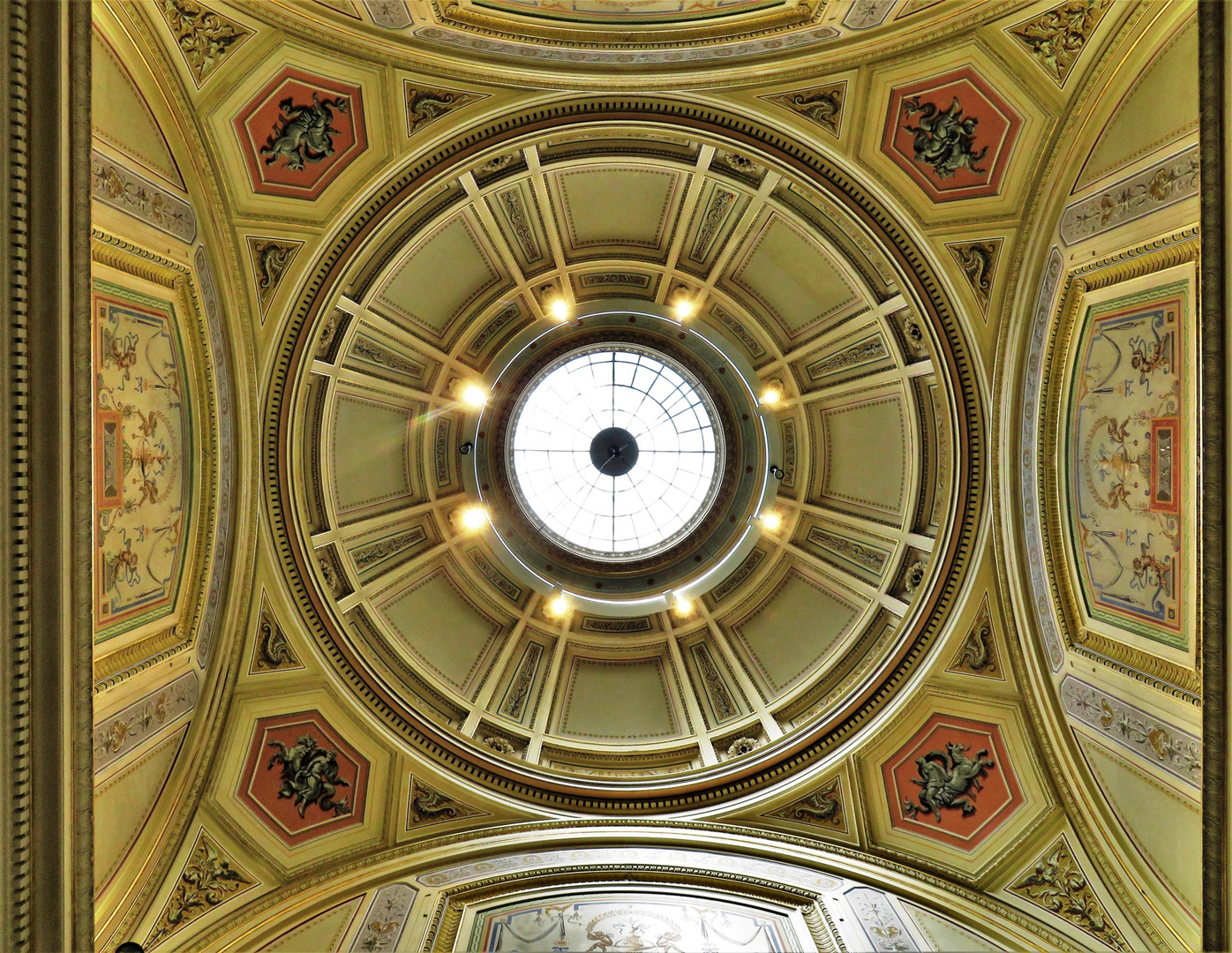 Lichthof im Treppenhaus der Universität in Wien