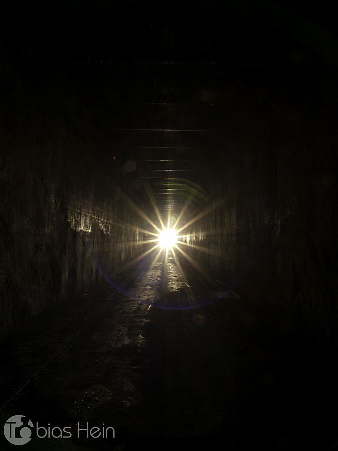 LichtimTunnel Foto & Bild reportage dokumentation, krieg und seine folgen, motive Bilder auf