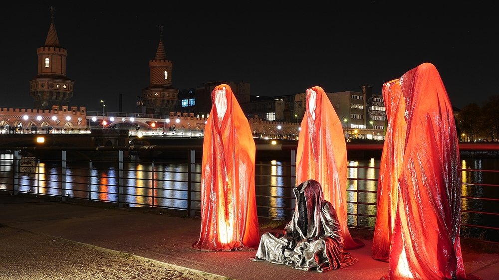 Lichtinstallation 25 Jahre Fall der Mauer an der Oberbaumbrücke