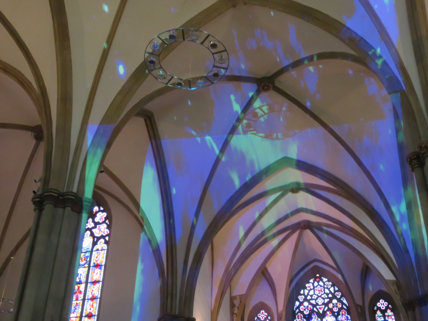 Lichtinstallation in der Marienkirche Stiftberg in Herford