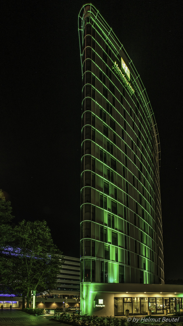 Licht_Kunst City Nord - HolidayInn