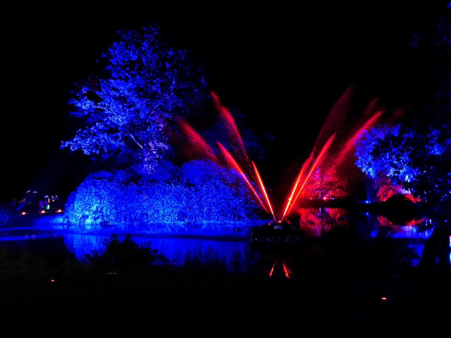 Lichtkunst im Schloßpark Lütetsburg