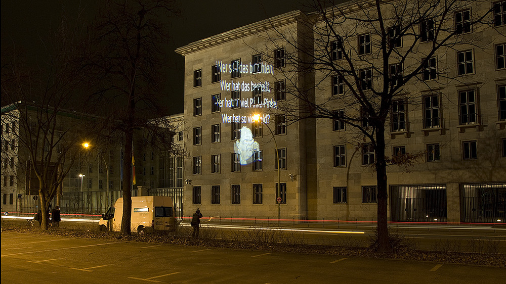 Lichtkunst24 sendet Peer eine Frage...