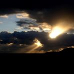 Lichtschuss durch die Wolken