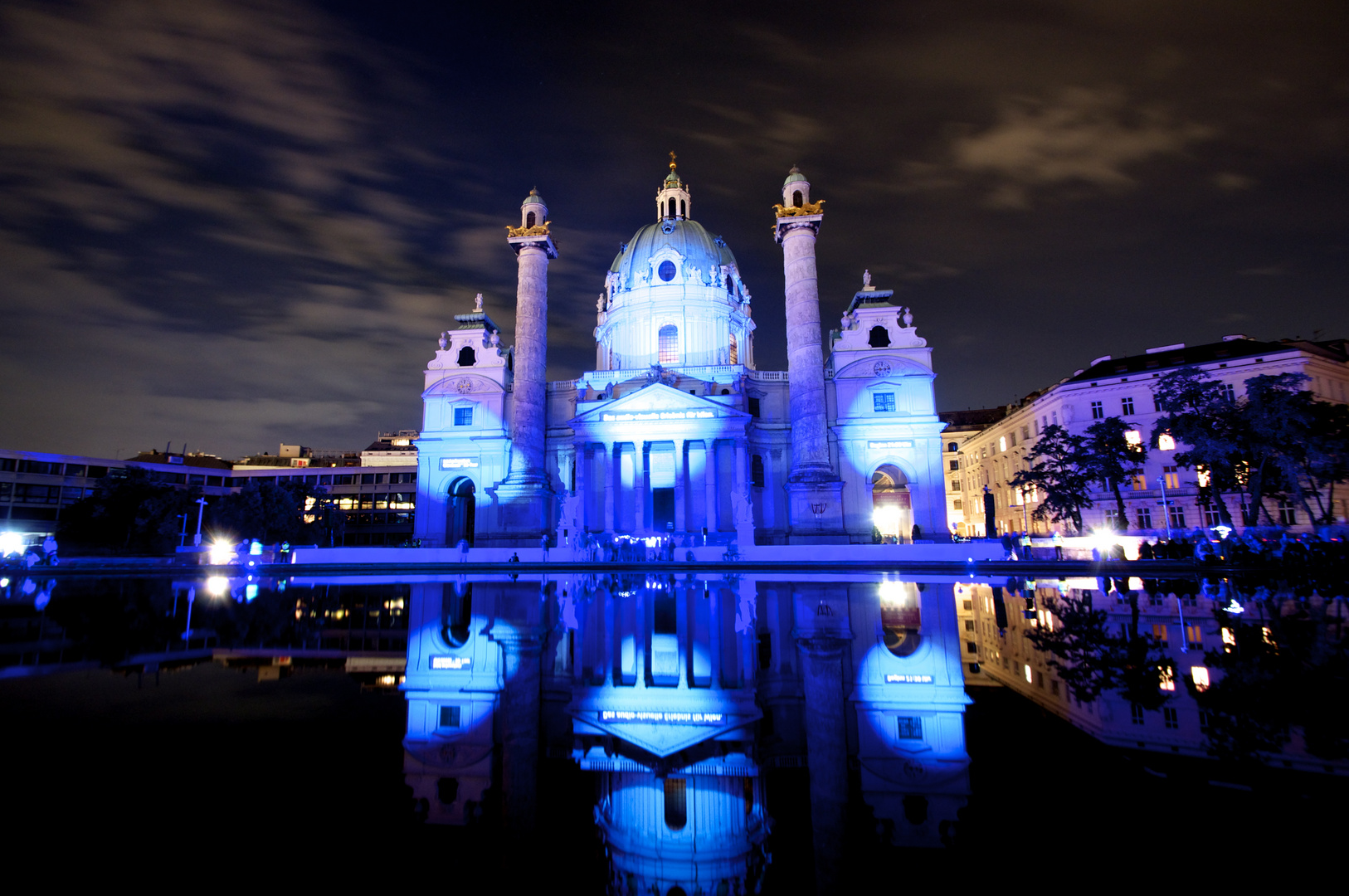 Lichtshow Karlskirche 1