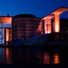 Lichtsoiele am Bundestag orange