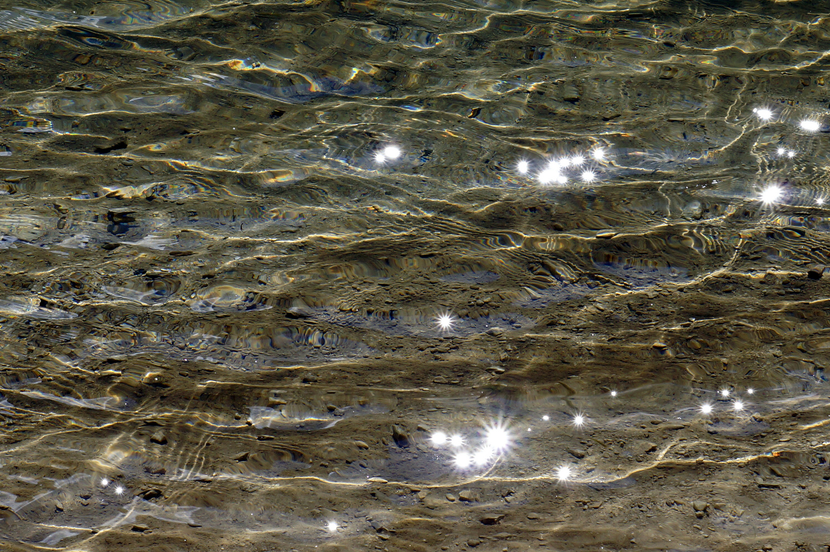 Lichtspiegelung auf dem Pragser Wildsee....Südtirol