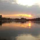 Lichtspiegelung im Wasser