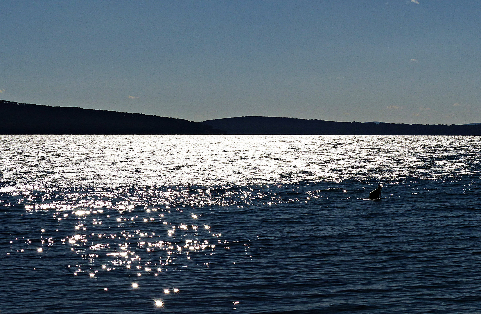 Lichtspiel auf dem Wasser