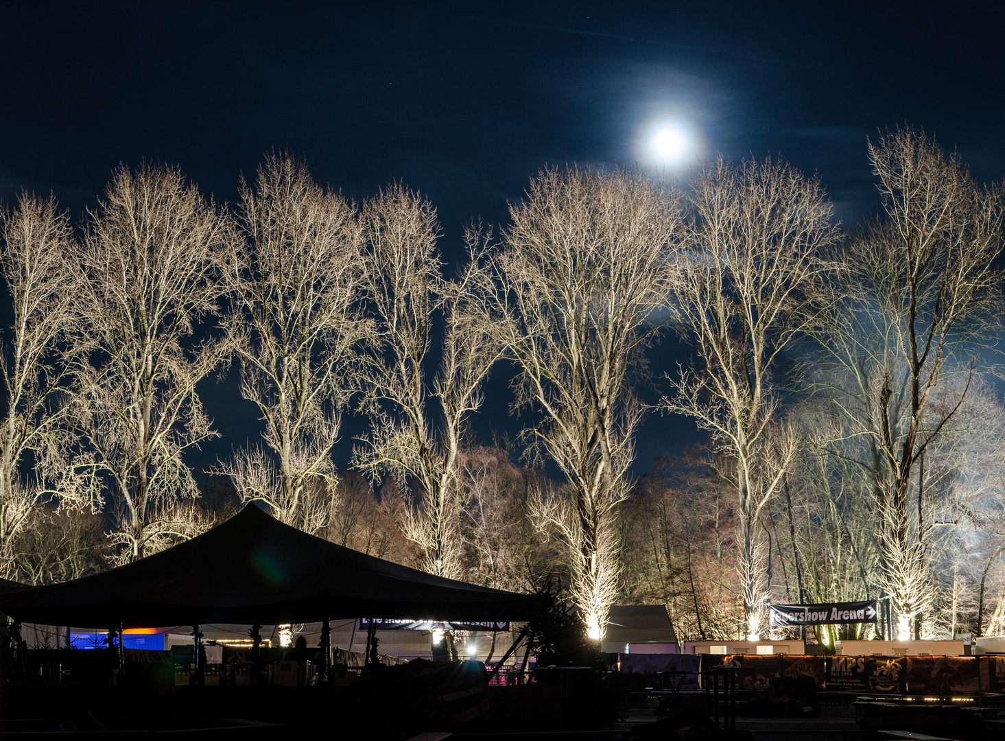 Lichtspiel mit Mond