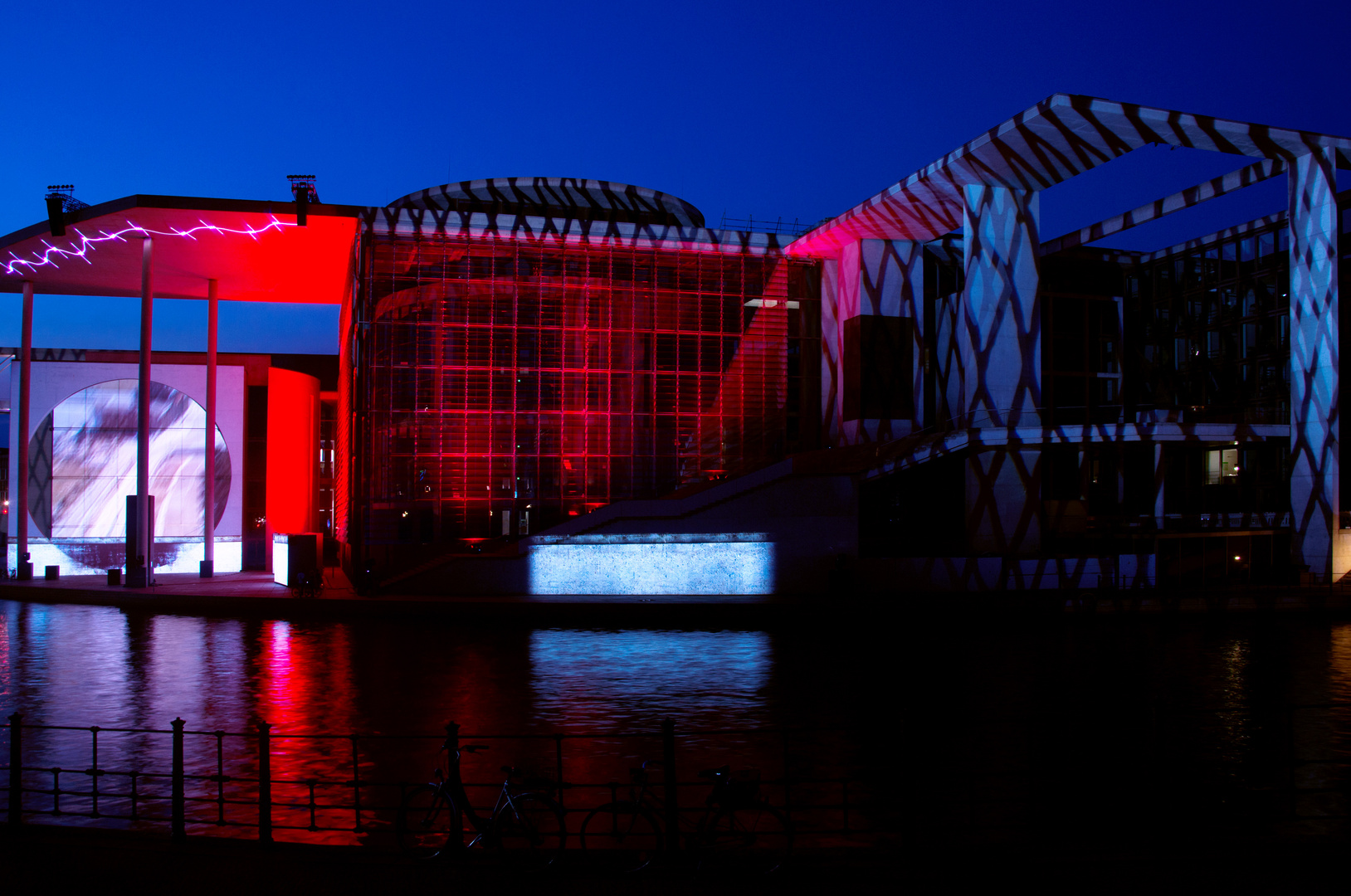 Lichtspiele am Bunsestag rot