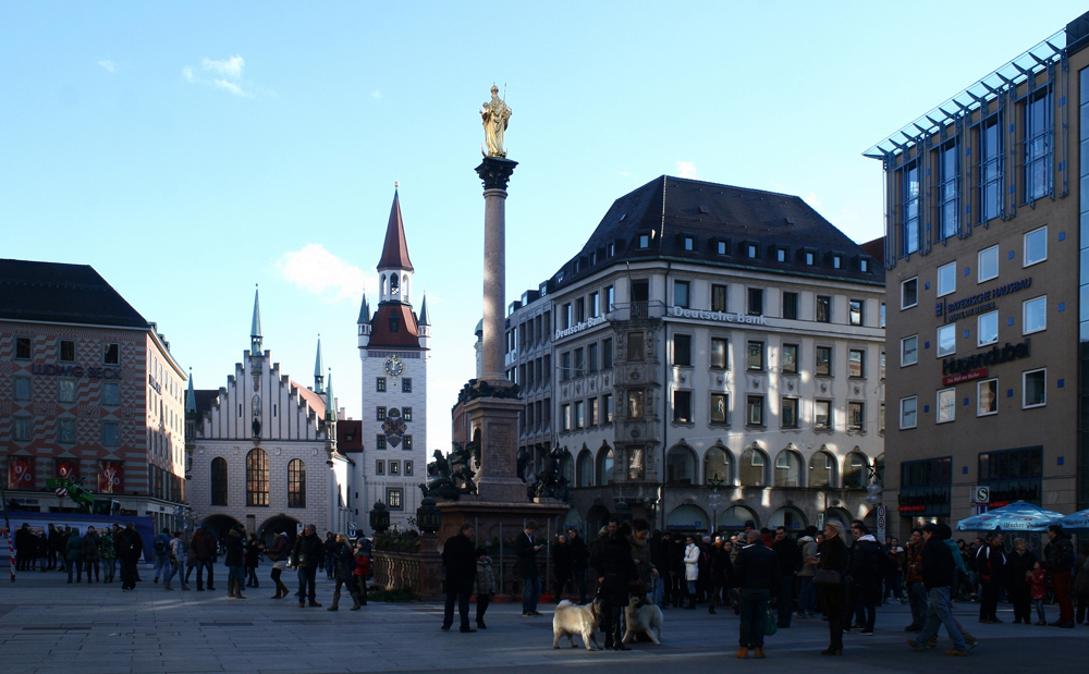 Lichtspiele der Wintersonne am Marienplatz