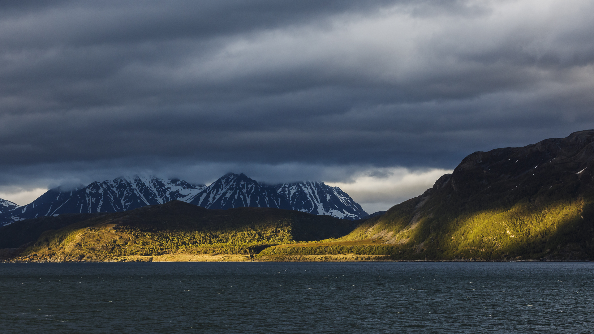 Lichtspiele im Finnfjord