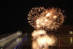 Lichtspiele mit Feuerwerk Düsseldorf 3 ewigo