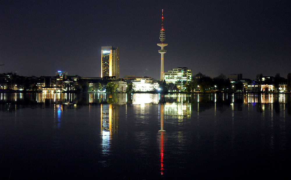 Lichtspiele Nachts - Hamburg Außenalsterpanoramma