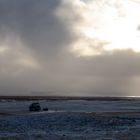 Lichtspiele und Haus in der Weite...auf dem Weg nach Fjallsárlón