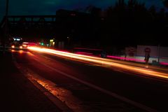 Lichtspur in einer berliner Straße