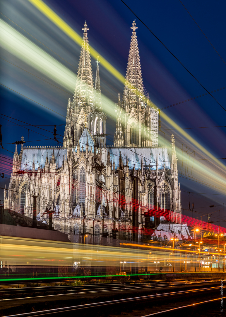 Lichtspuren am Dom