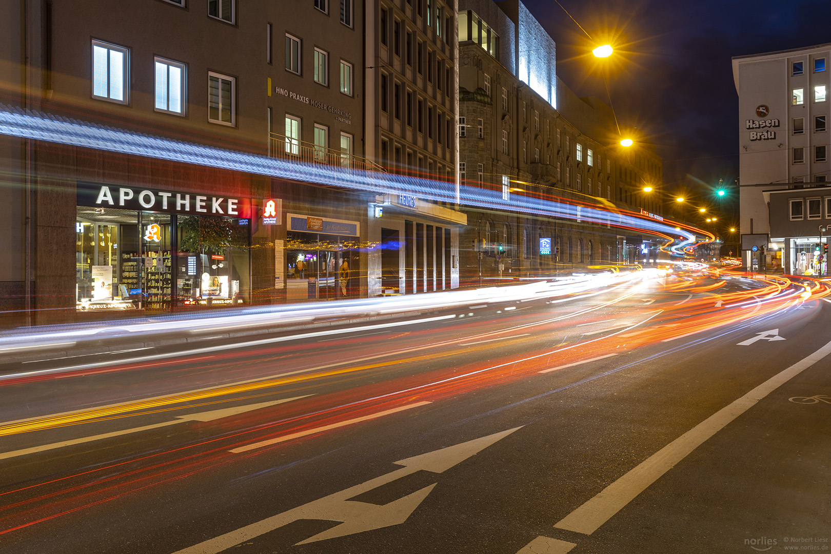 Lichtspuren in der Karlstraße